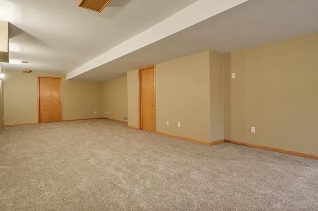 $485,000 | 5517 Winners Circle, Caledonia, IL 61011