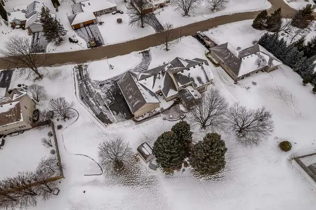 $485,000 | 5517 Winners Circle, Caledonia, IL 61011