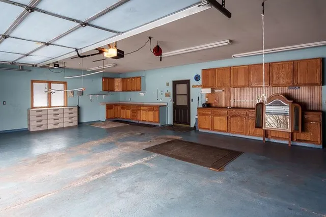 $485,000 | 5517 Winners Circle, Caledonia, IL 61011