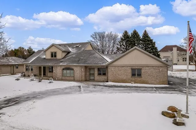 $485,000 | 5517 Winners Circle, Caledonia, IL 61011