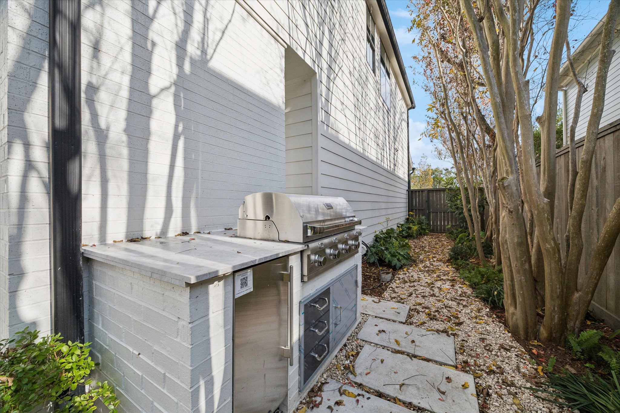 4219 Alba Road Houston, TX 77018 - Photo 36 of 39 a view of a backyard with pathway