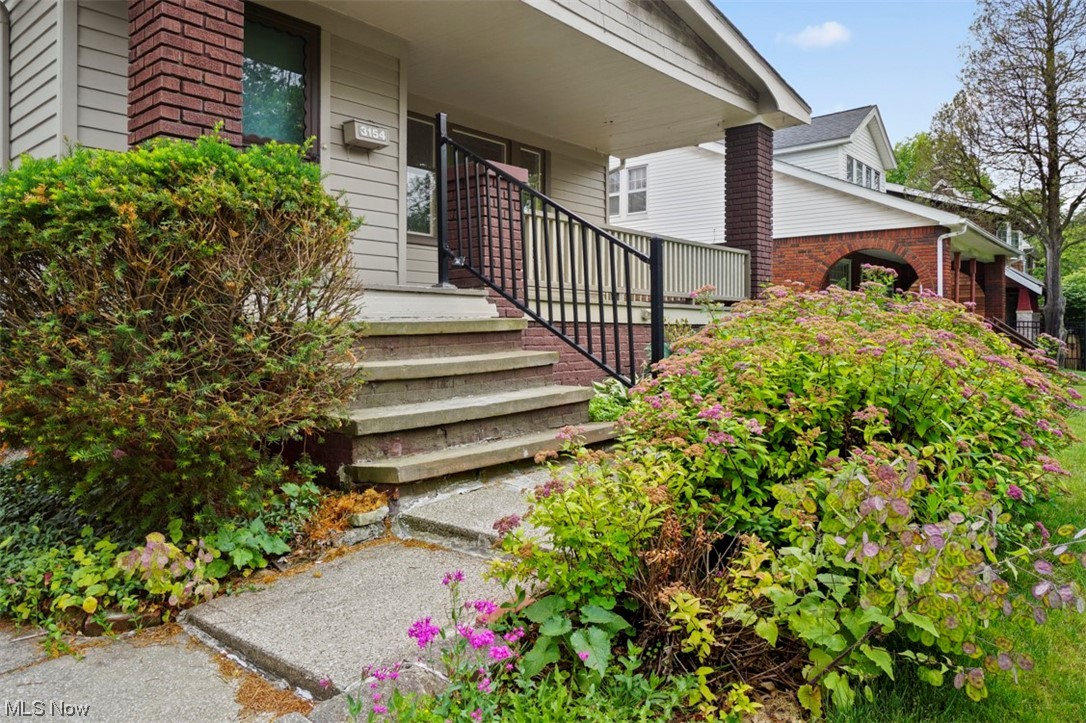3154 Corydon Road Cleveland, OH 44118 - Photo 3 of 34