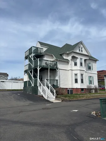 $2,100 | 26 Hart Street, Unit 2, New Britain, CT 06052