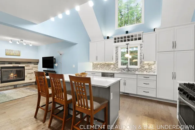 $669,900 | 2339 Forest Trail Circle, Fennville, MI 49408