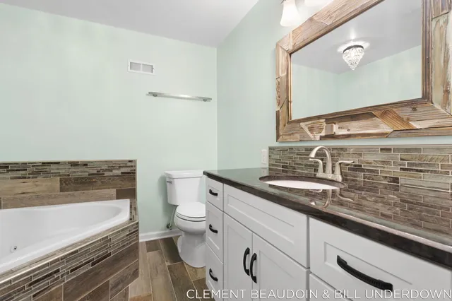 $669,900 | 2339 Forest Trail Circle, Fennville, MI 49408