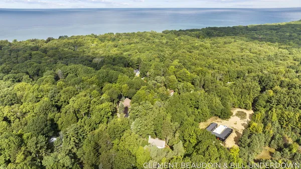 $659,000 | 2339 Forest Trail Circle, Fennville, MI 49408