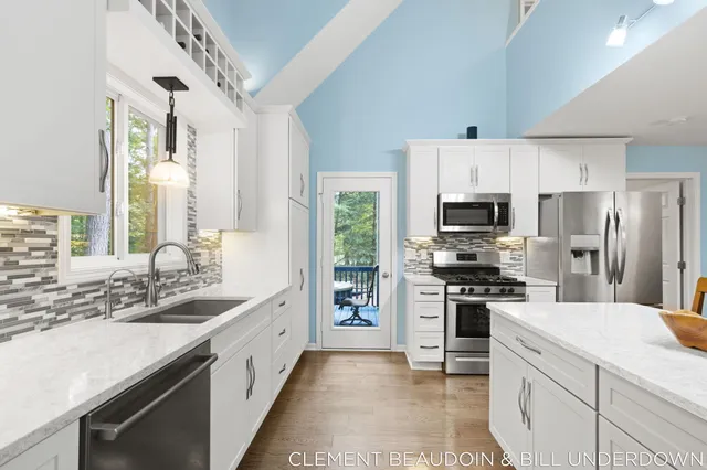 $669,900 | 2339 Forest Trail Circle, Fennville, MI 49408