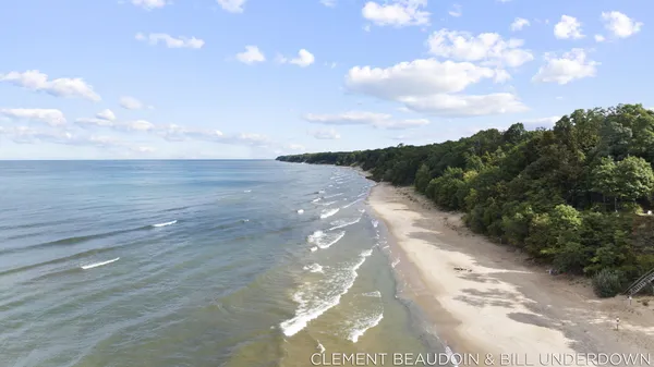 $659,000 | 2339 Forest Trail Circle, Fennville, MI 49408