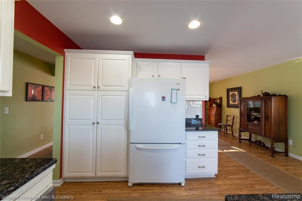 858 Henderson Road Howell, MI 48855 - Photo 15 of 50 Gallery Image 15