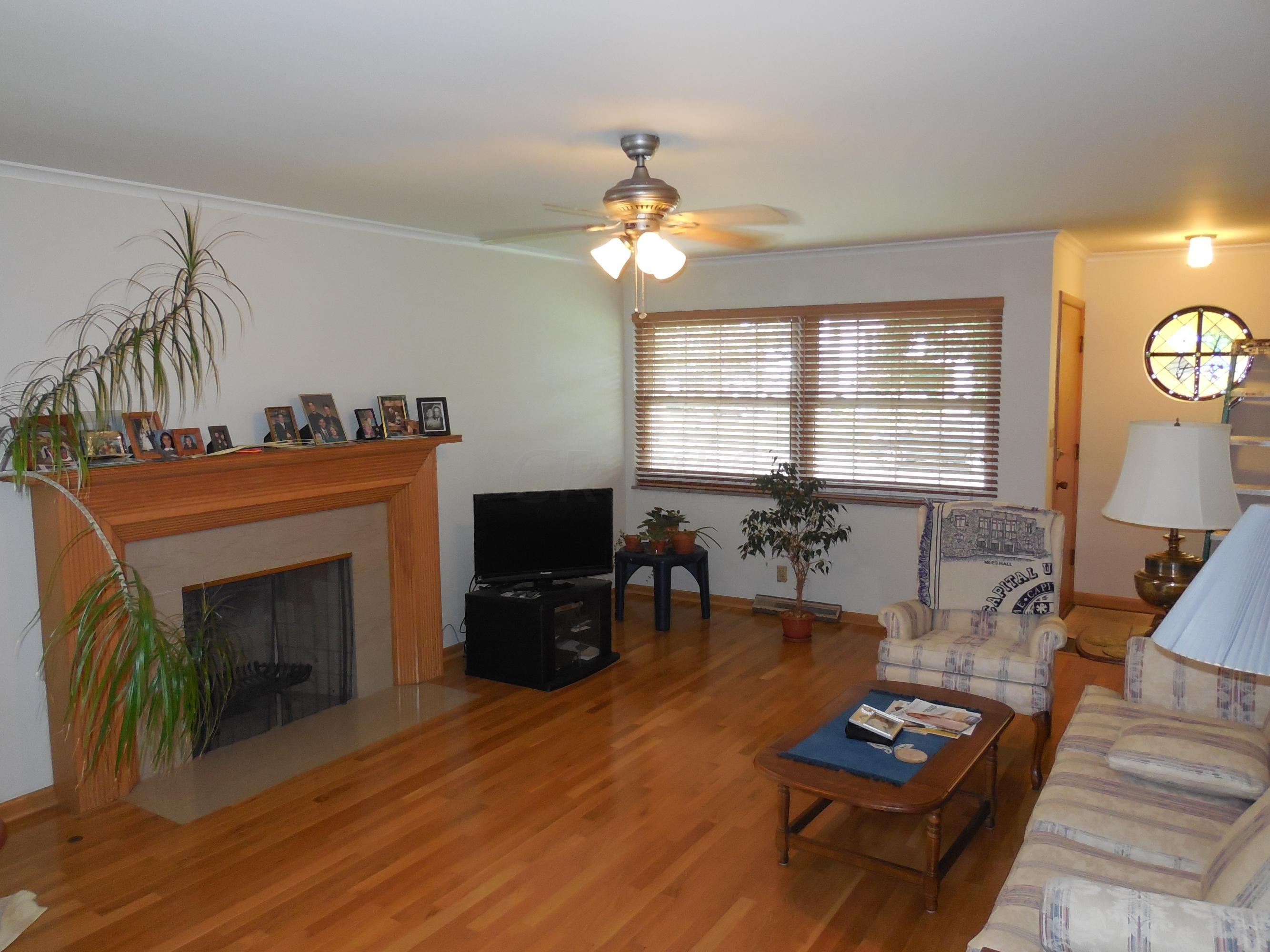 65 North Stanwood Road Columbus, OH 43209 - Photo 2 of 12