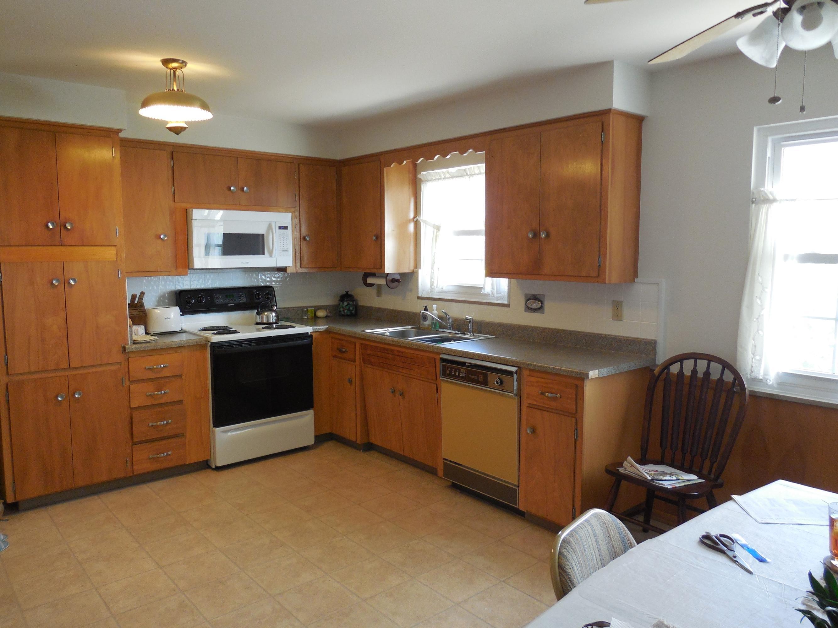 65 North Stanwood Road Columbus, OH 43209 - Photo 3 of 12