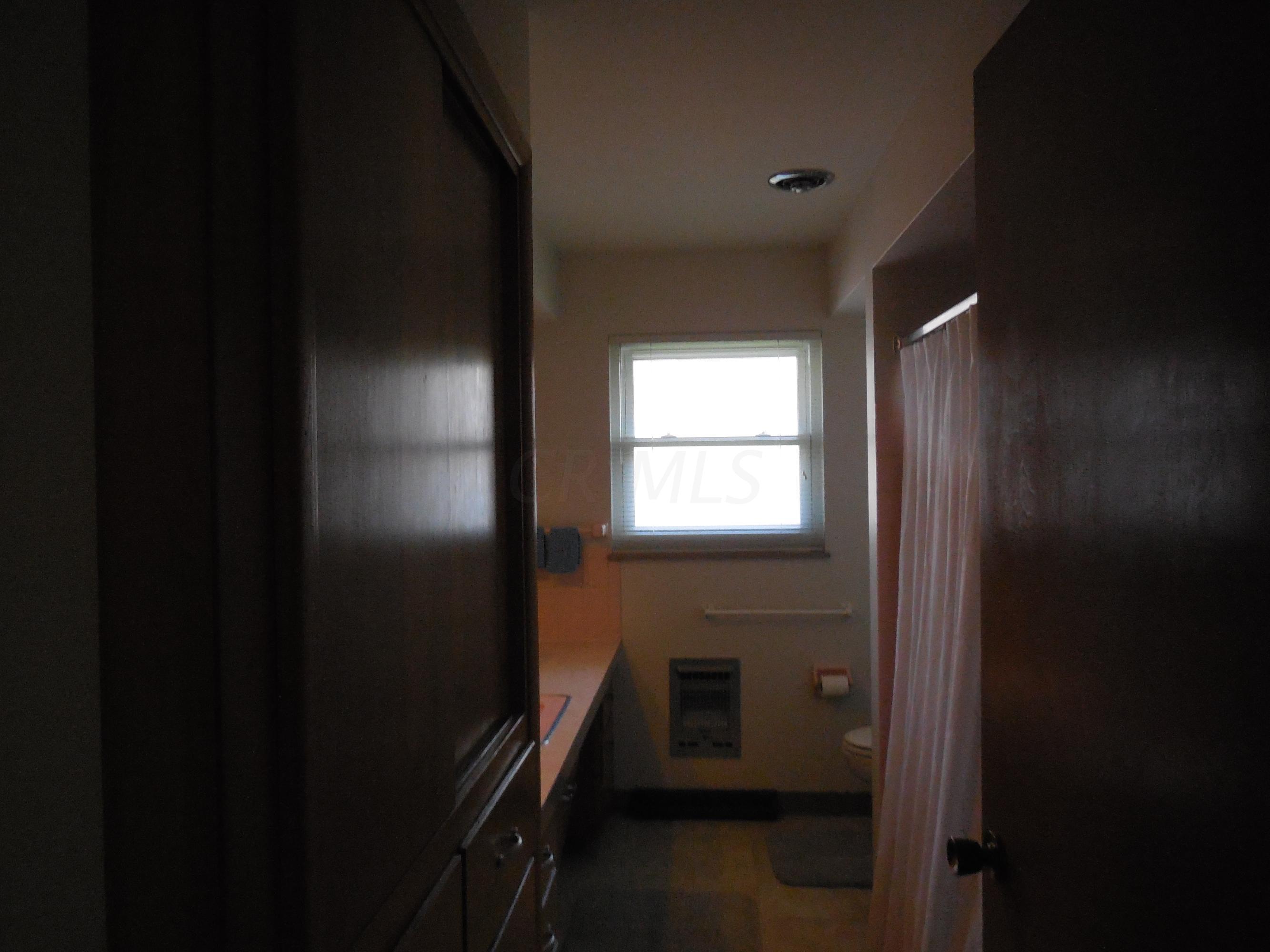 65 North Stanwood Road Columbus, OH 43209 - Photo 9 of 12