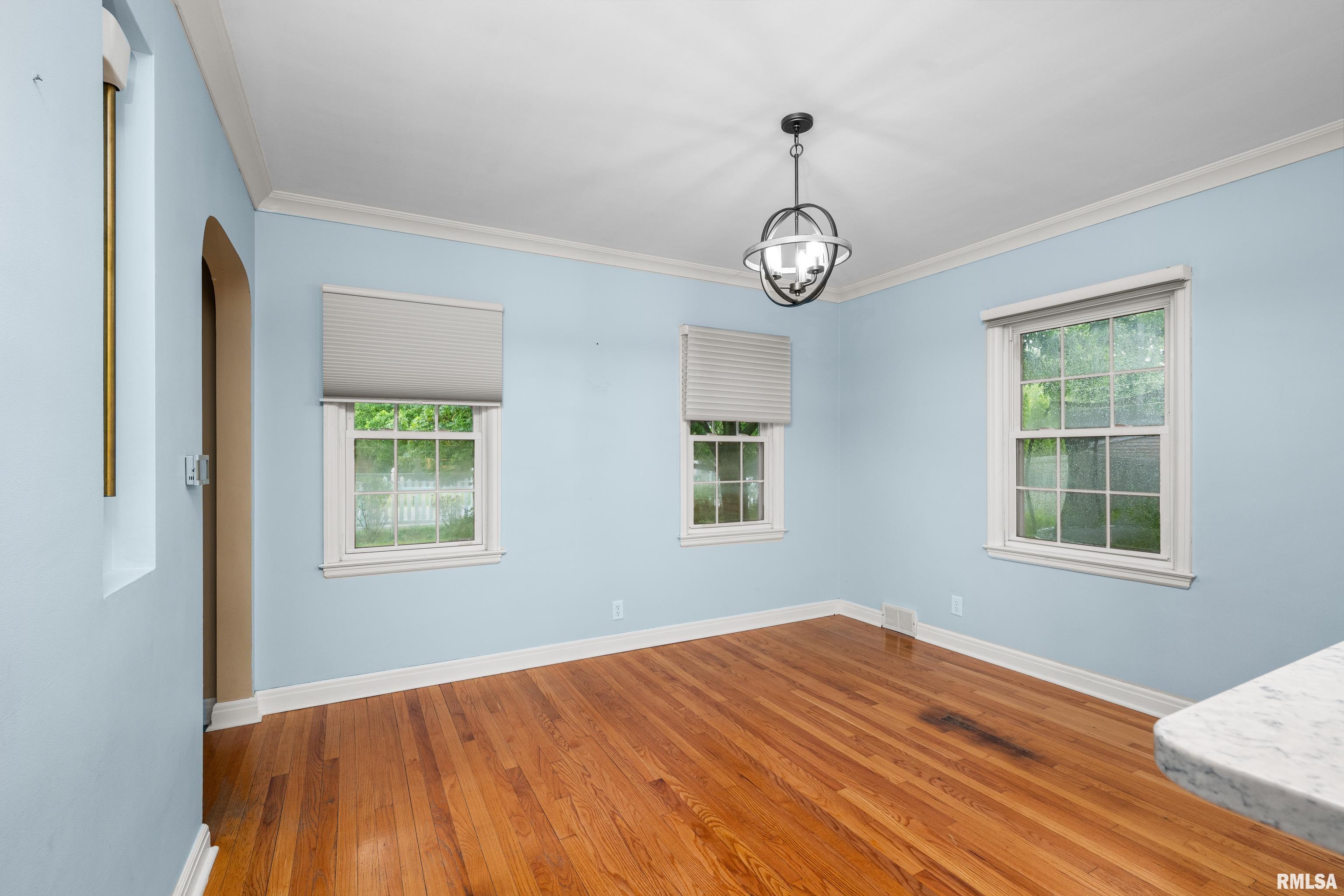 3218 40th Street Moline, IL 61265 - Photo 7 of 37 Gallery Image 7
