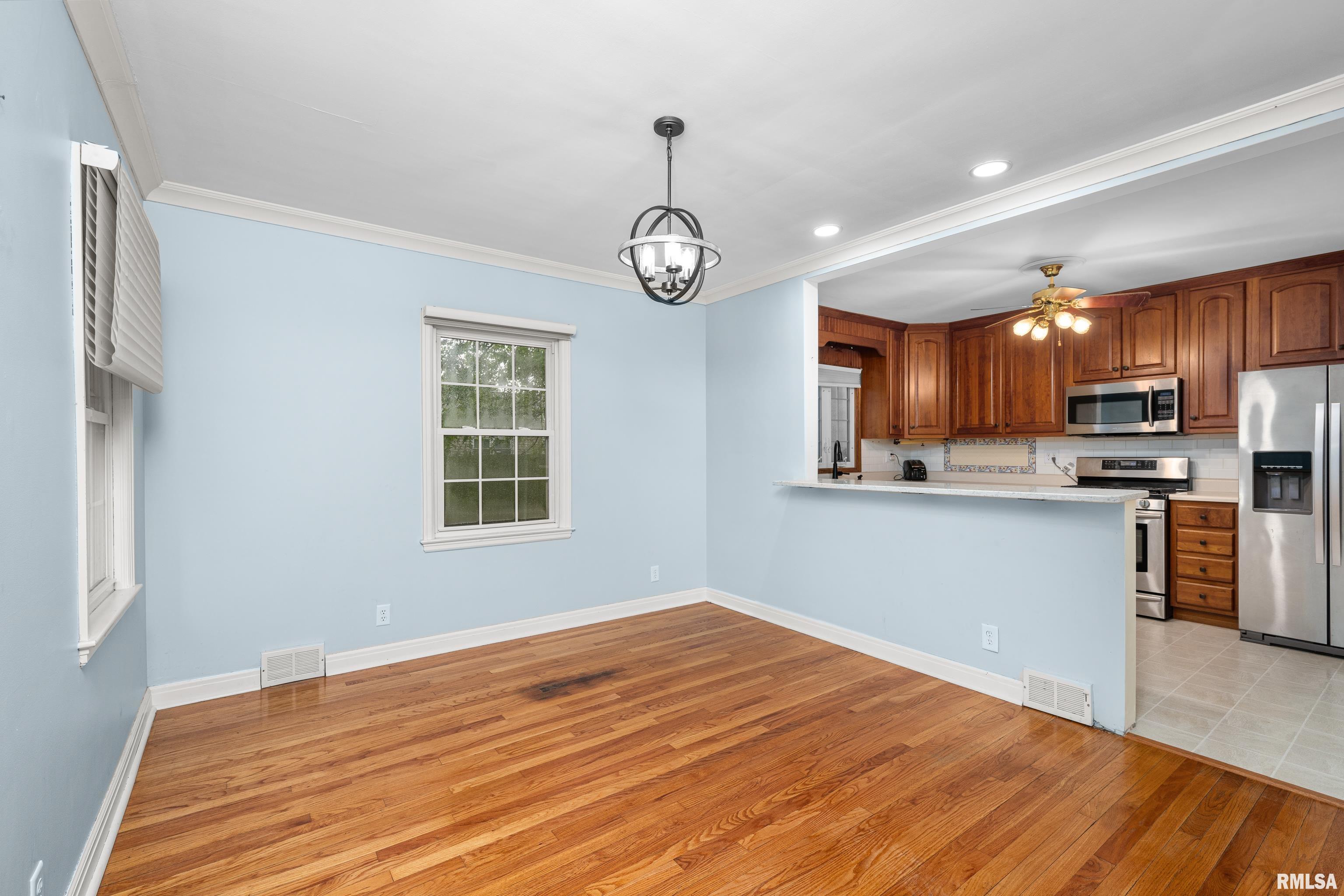 3218 40th Street Moline, IL 61265 - Photo 8 of 37 Gallery Image 8