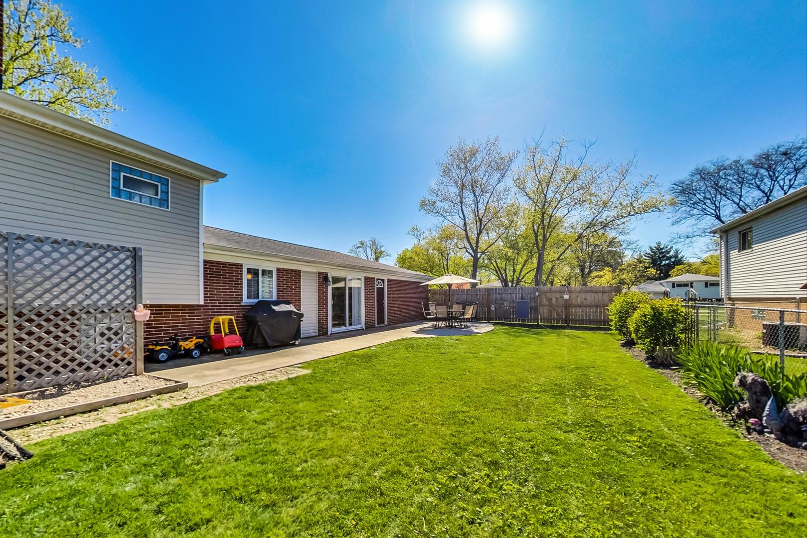 1325 Pfingsten Road Glenview, IL 60025 - Photo 22 of 29