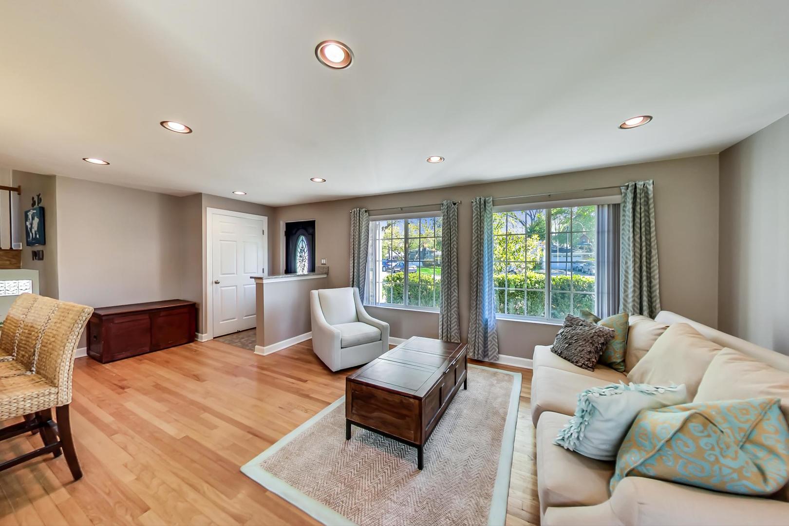 1325 Pfingsten Road Glenview, IL 60025 - Photo 6 of 29