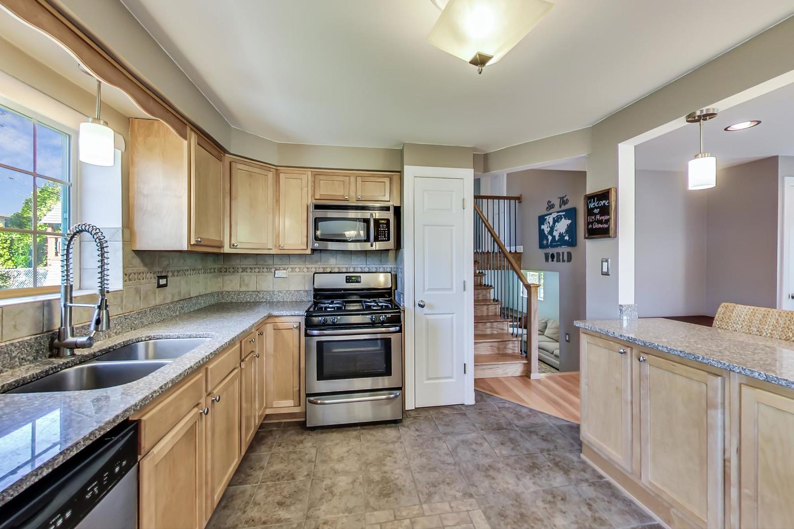 1325 Pfingsten Road Glenview, IL 60025 - Photo 9 of 29