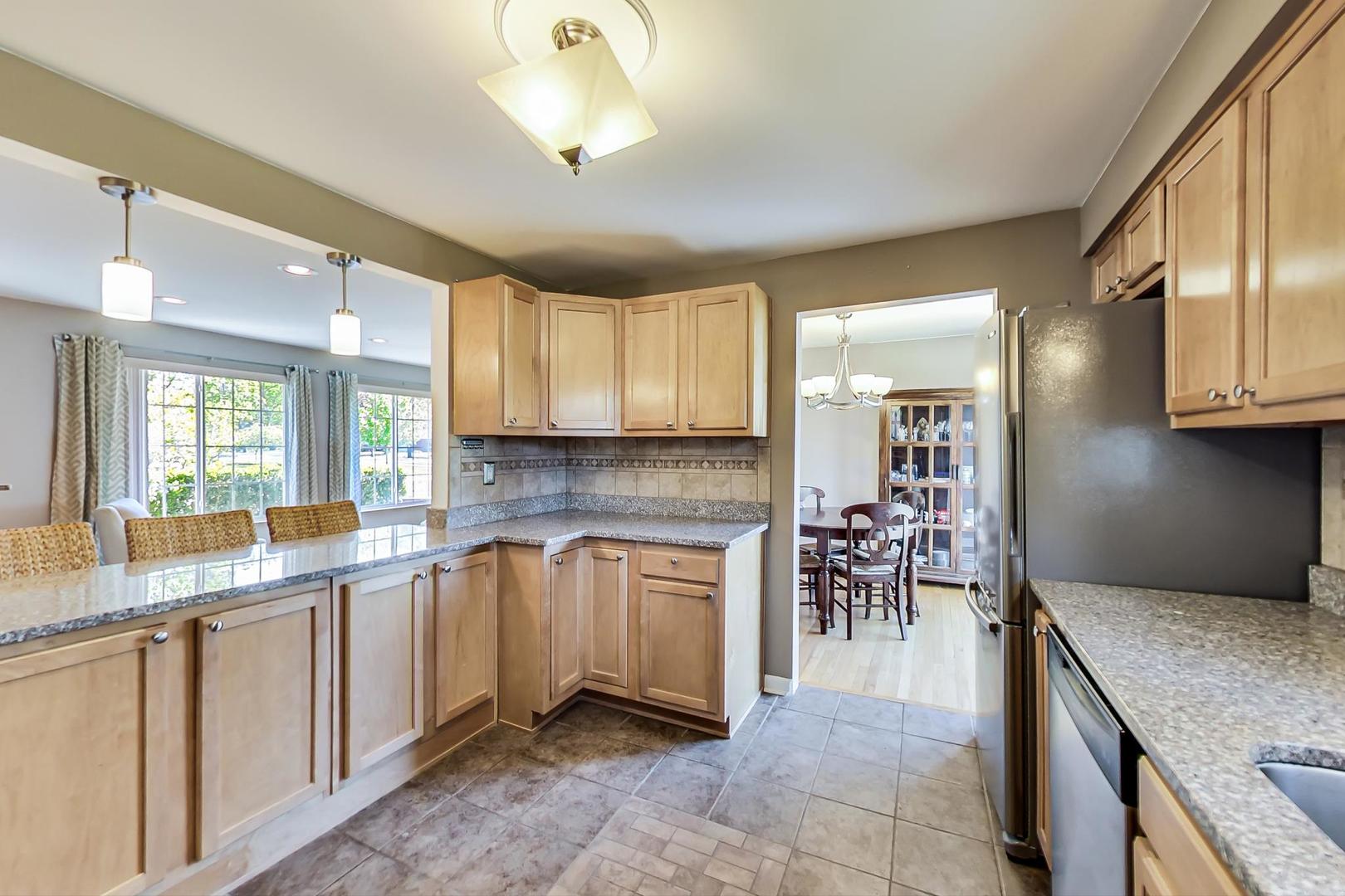 1325 Pfingsten Road Glenview, IL 60025 - Photo 10 of 29