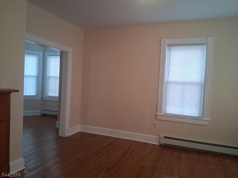 58 Thompson Street Raritan, NJ 08869 - Photo 9 of 11