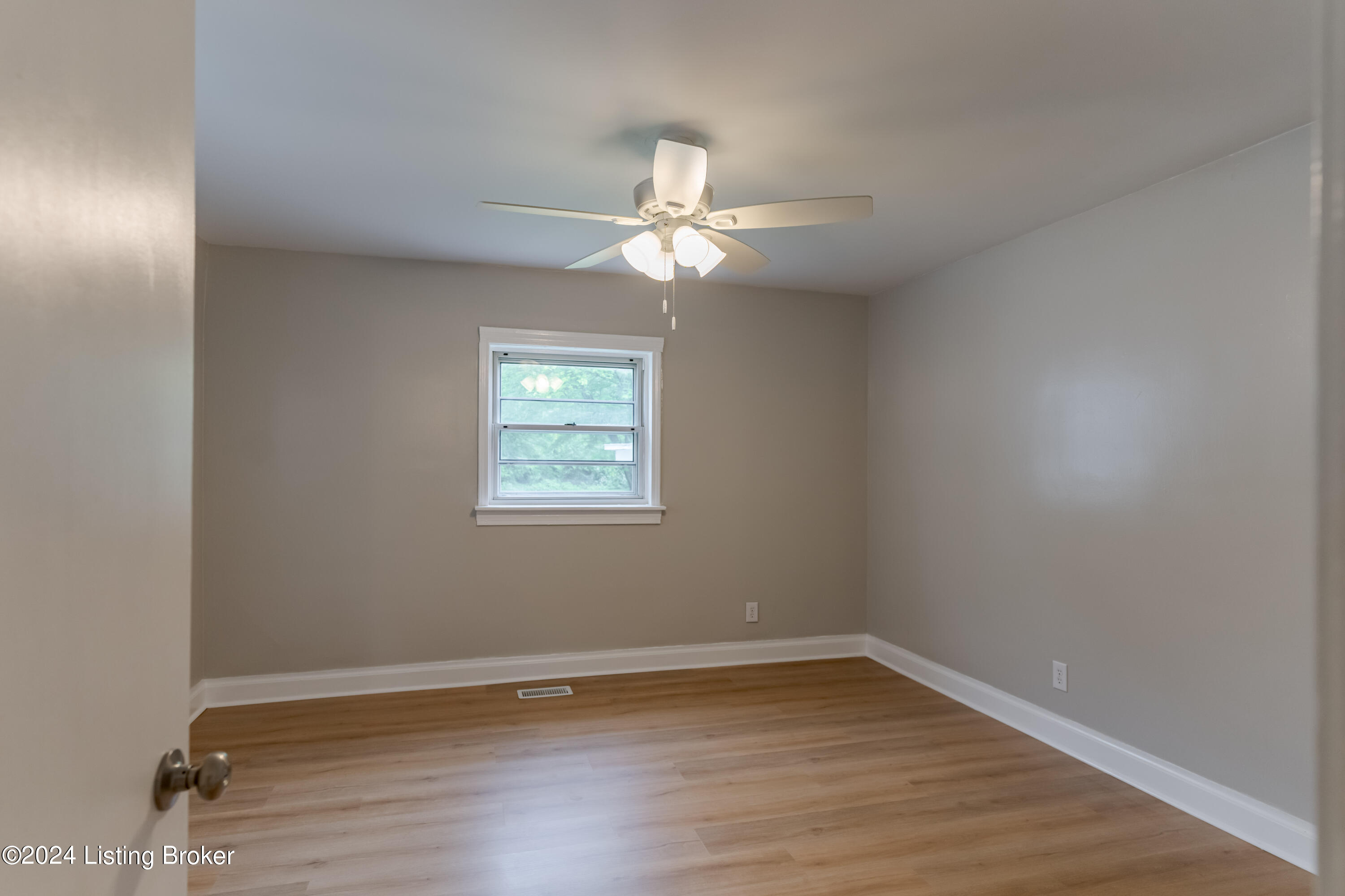 8914 Ferndale Road Louisville, KY 40291 - Photo 16 of 53 DSC06902