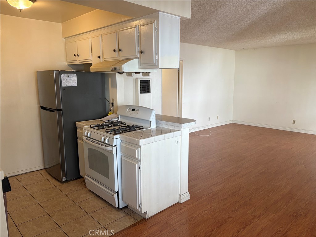 415 North 3rd Street, Unit F Alhambra, CA 91801 - Photo 3 of 16