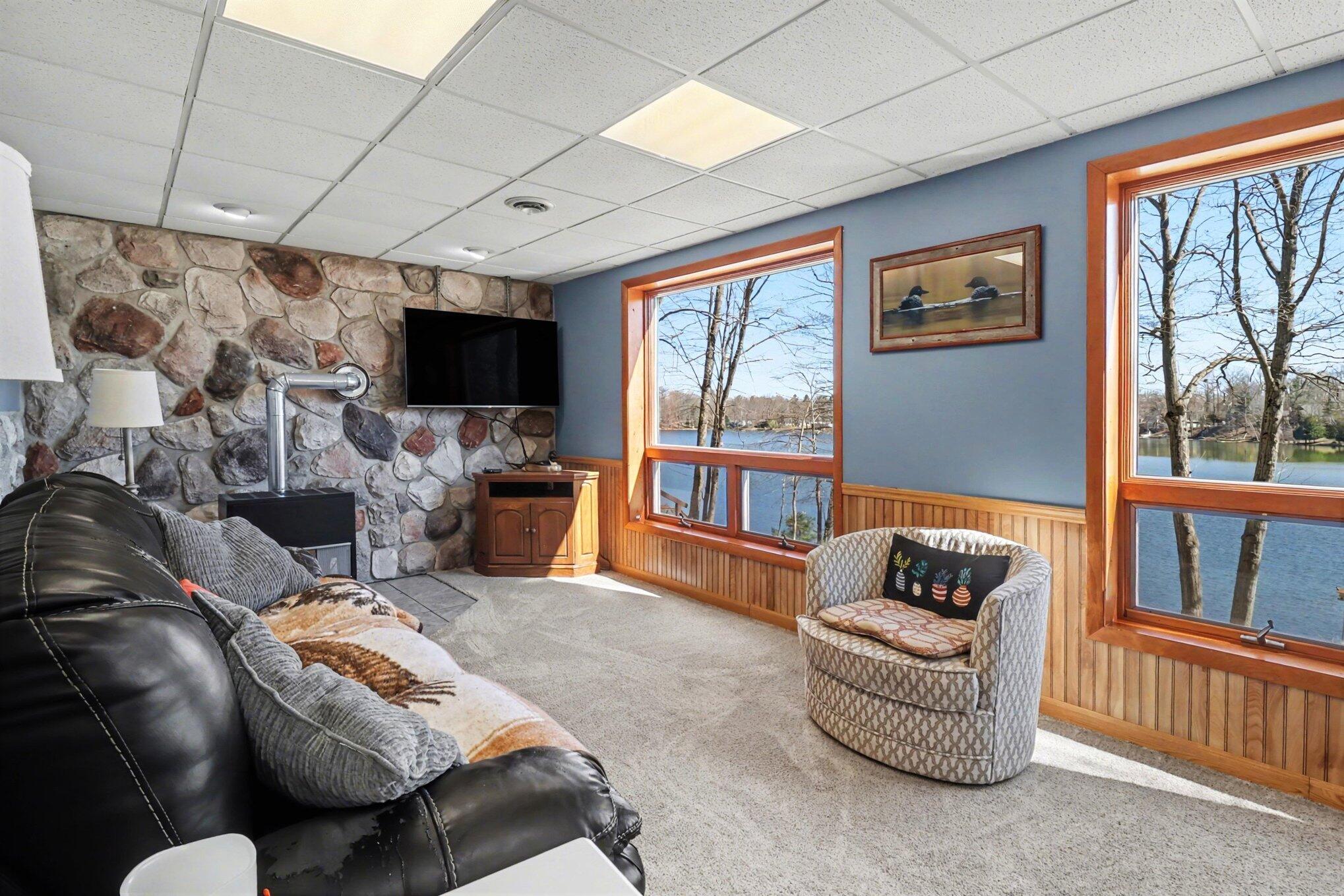 6302 East Interlochen Road Fountain, MI 49410 - Photo 18 of 34 Family Room