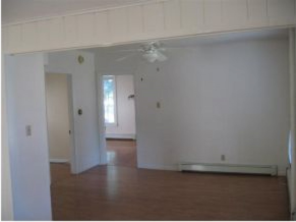 31 Winter Street Rochester, NH 03867 - Photo 4 of 24