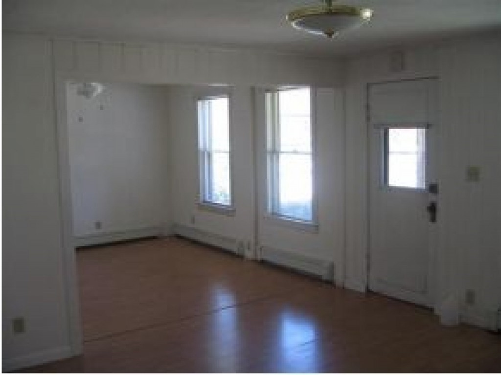 31 Winter Street Rochester, NH 03867 - Photo 8 of 24