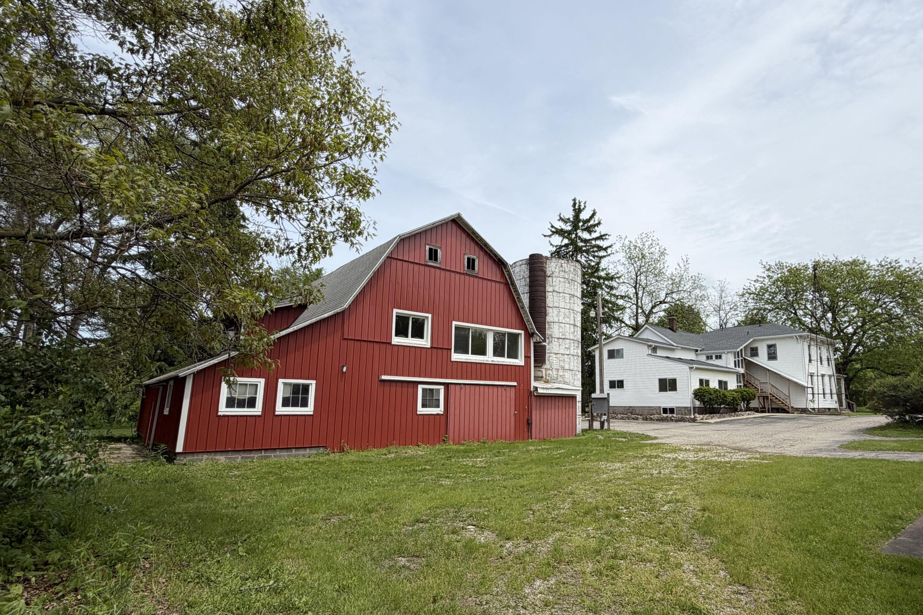 7130 Platt Road Saline, MI 48176 - Photo 70 of 79 Barn & House