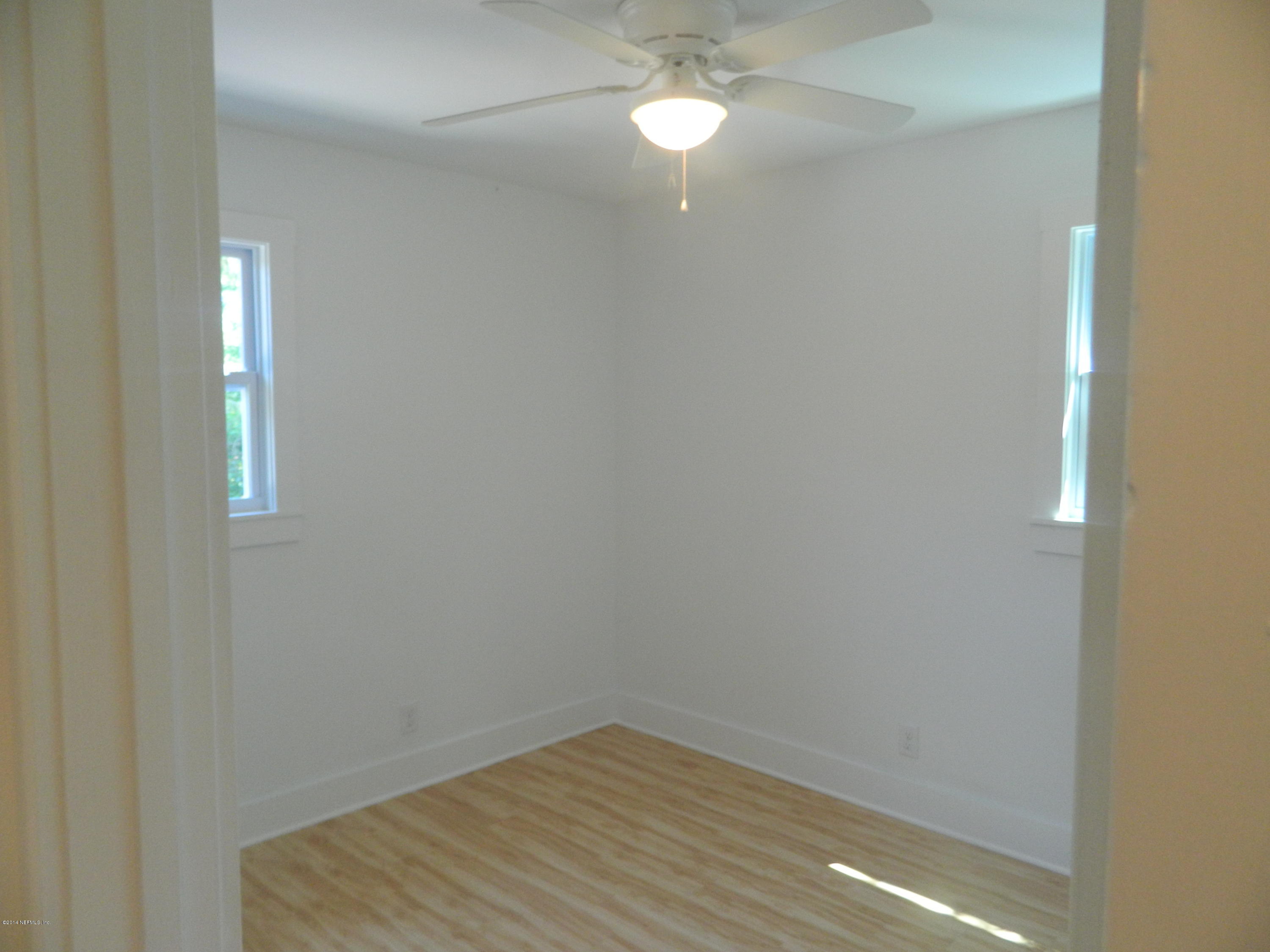 341 Sargo Road Atlantic Beach, FL 32233 - Photo 9 of 15 Guest Bedroom #1