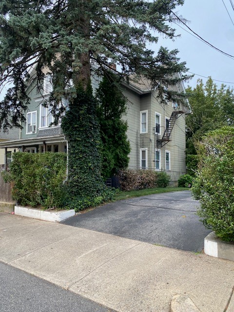 635 Park Avenue Woonsocket, RI 02895 - Photo 2 of 17