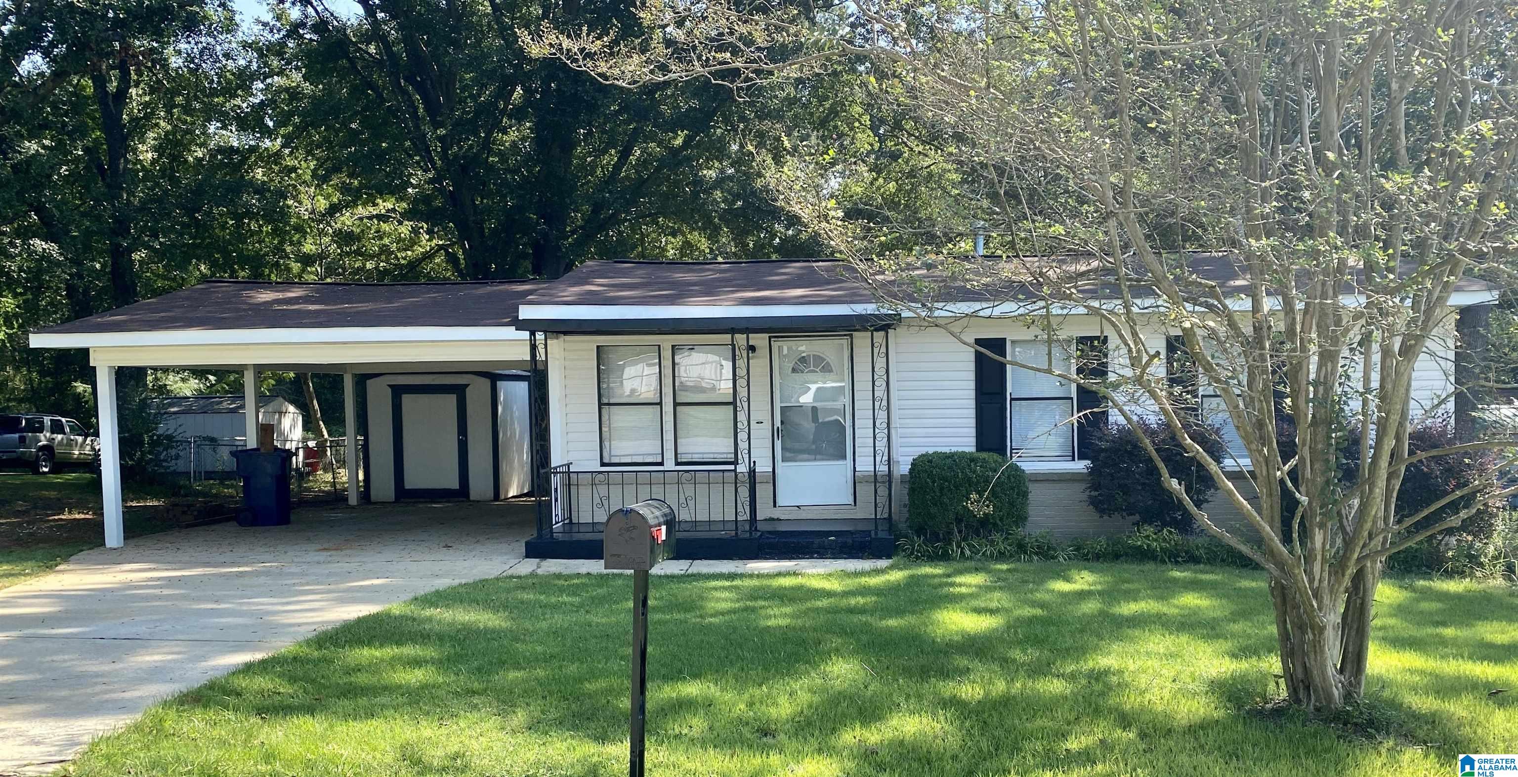 1811 Mae Road Anniston, AL 36207 - Photo 1 of 33