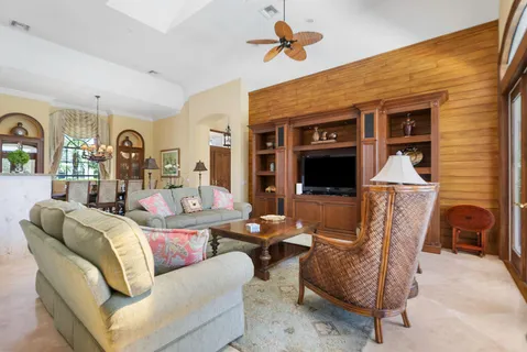 $1,950,000 | 83 Sandbourne Lane, Palm Beach Gardens, FL 33418