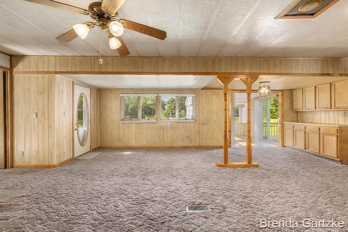 8303 Garbow Road Howard City, MI 49329 - Photo 5 of 28 IMG_1004