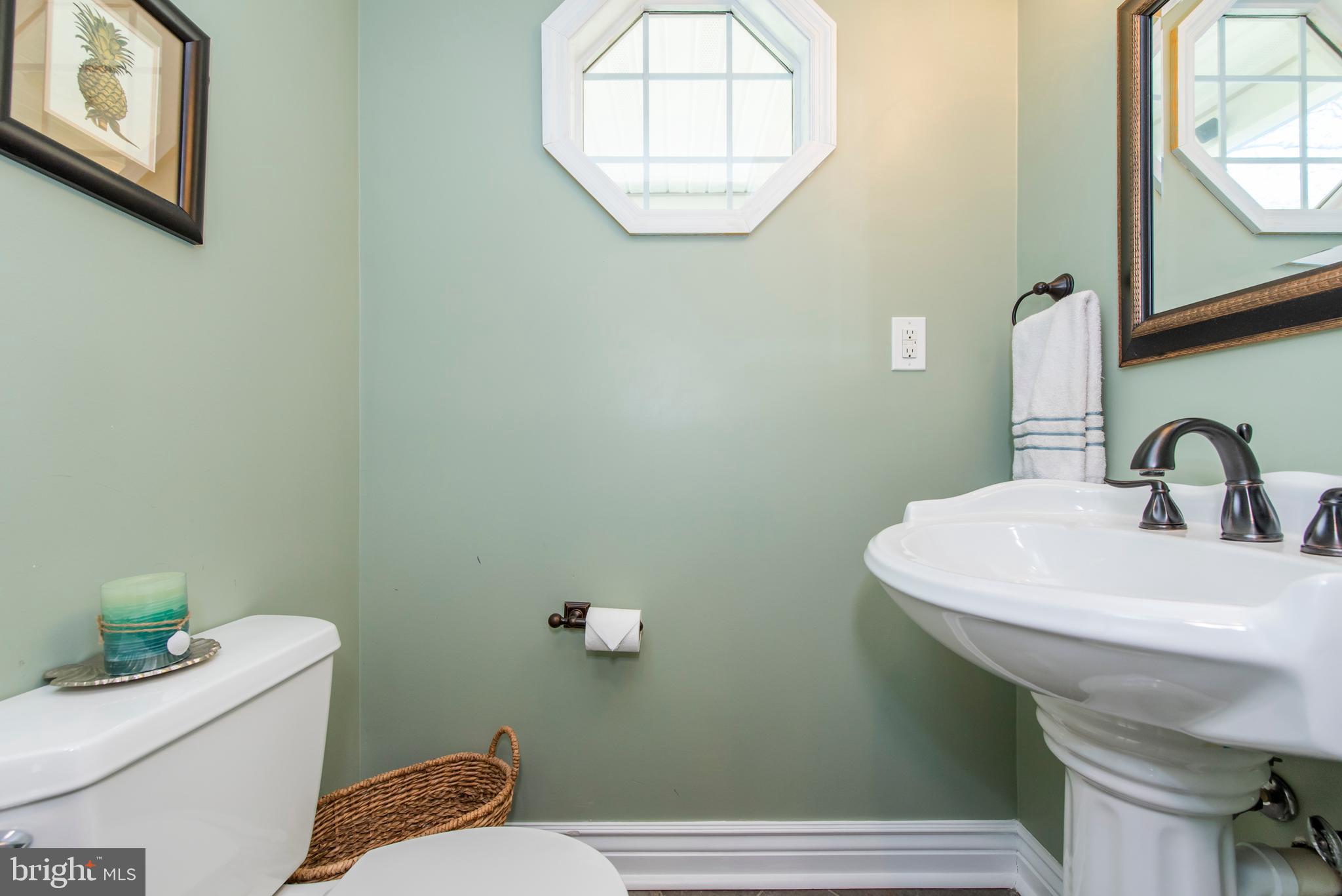 9001 Dogwood Road Baltimore, MD 21244 - Photo 8 of 48 Bath