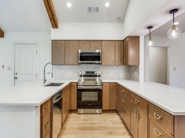 $649,000 | 2100 Woodburn Corner, Plano, TX 75075