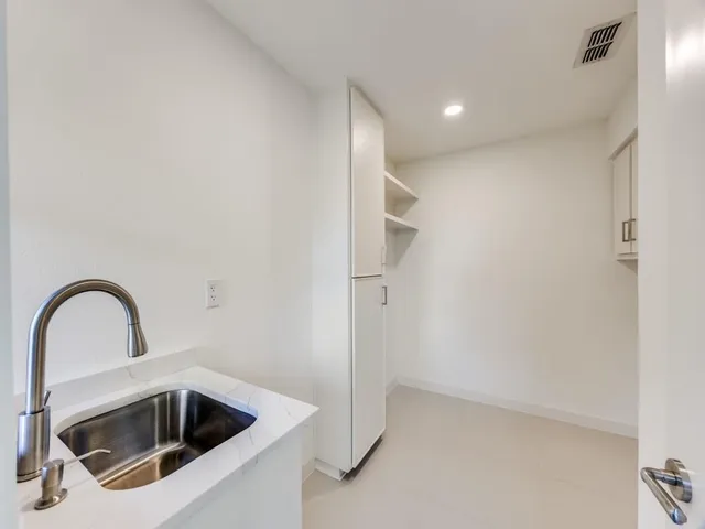 $649,000 | 2100 Woodburn Corner, Plano, TX 75075