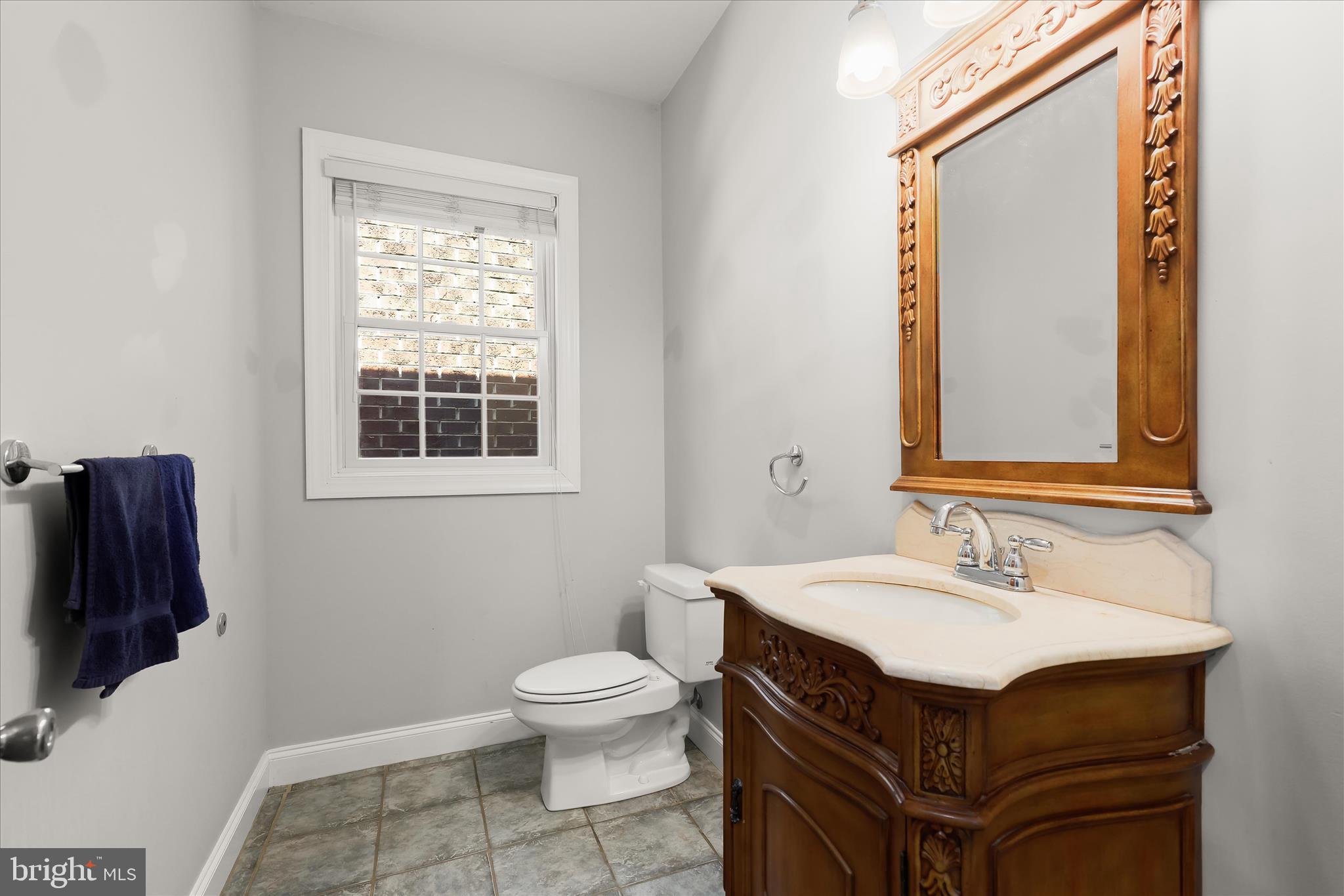 5530 Jim Pickett Road Sykesville, MD 21784 - Photo 27 of 76 Powder room