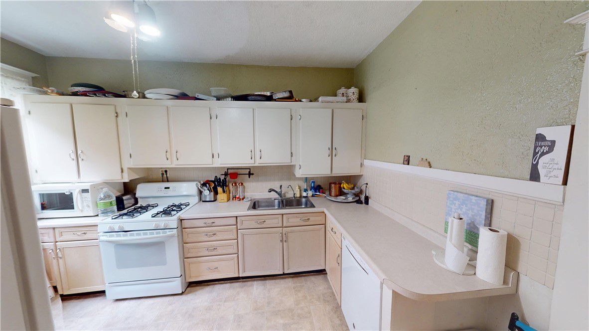 104 Oakdale Boulevard Decatur, IL 62522 - Photo 20 of 36
