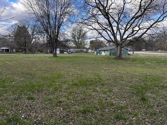3702 Highway 49 Tennessee Ridge, TN 37178 - Photo 6 of 10 a view of a trees in a park