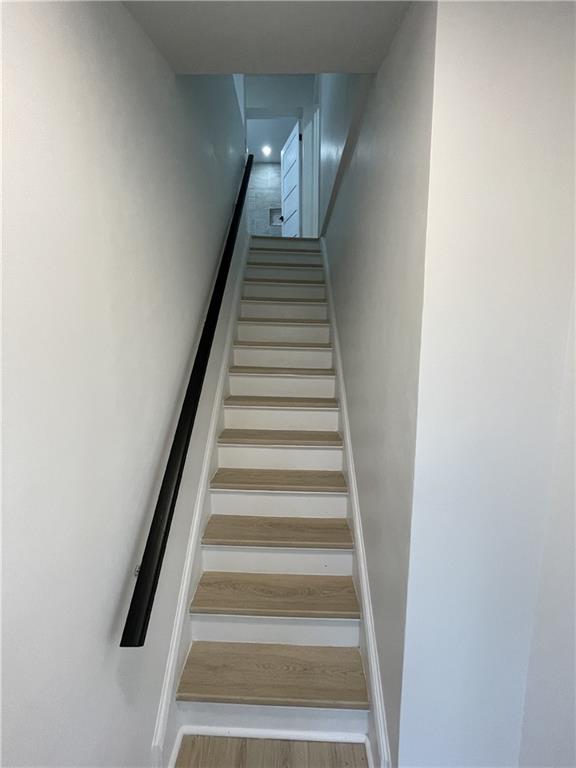 107 Shoup Street, Unit 2 Pittsburgh, PA 15209 - Photo 6 of 40 a view of entryway