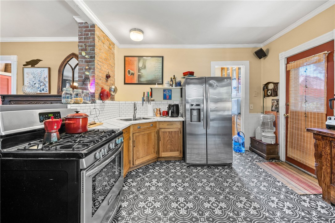 90 Hickory Street Rochester, NY 14620 - Photo 9 of 44