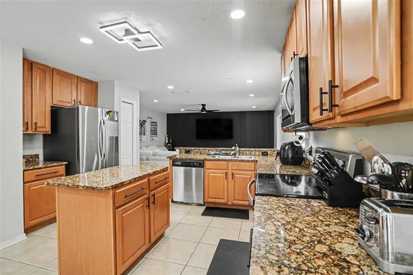 $3,500 | 8105 River Mont Way, Tampa, FL 33637