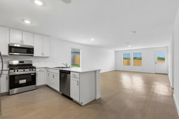 $1,895 | 216 Asterwood Lane, Sherman, TX 75092