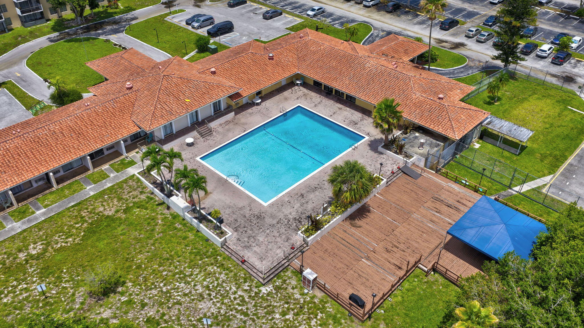 4174 Inverrary Drive, Unit 513 Lauderhill, FL 33319 - Photo 33 of 36 33-web-or-mls-DJI_20260530010239_0643_D_
