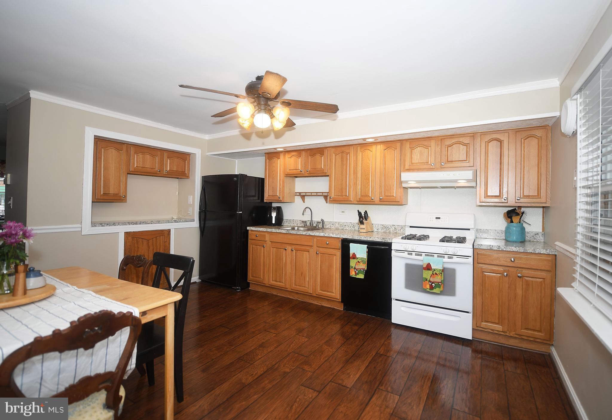 8109 Mid Haven Road Baltimore, MD 21222 - Photo 14 of 29 Kitchen with lots of cabinets!
