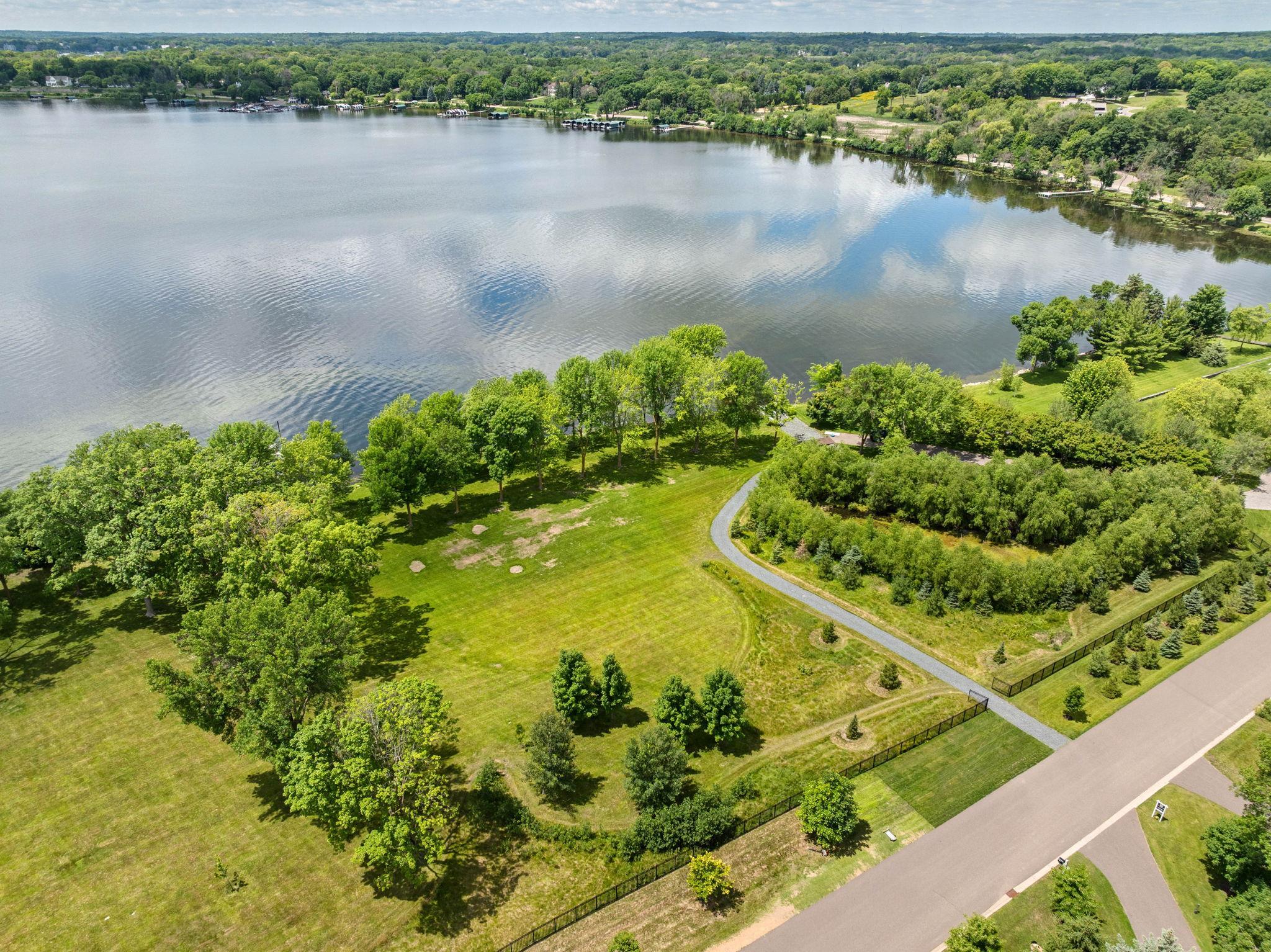 1365 Bracketts Point Road Wayzata, MN 55391 - Photo 21 of 24