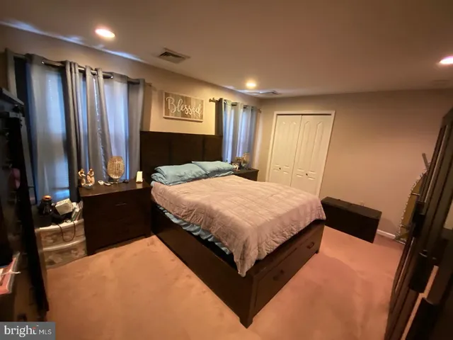 $2,800 | 150 Hobson Avenue, Hamilton, NJ 08610