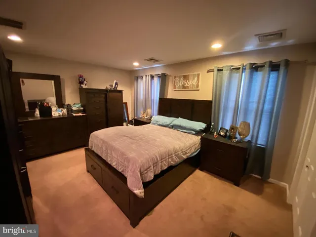 $2,800 | 150 Hobson Avenue, Hamilton, NJ 08610