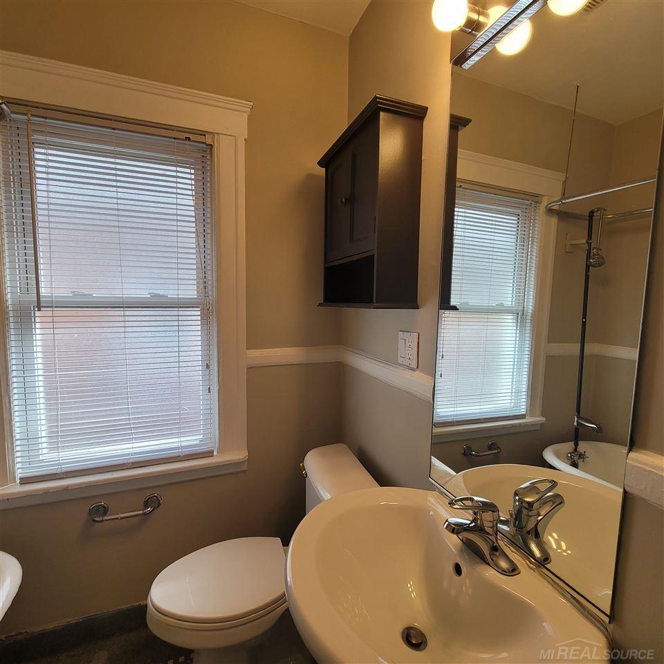 862 Nottingham Road, Unit 2S Grosse Pointe, MI 48230 - Photo 12 of 19